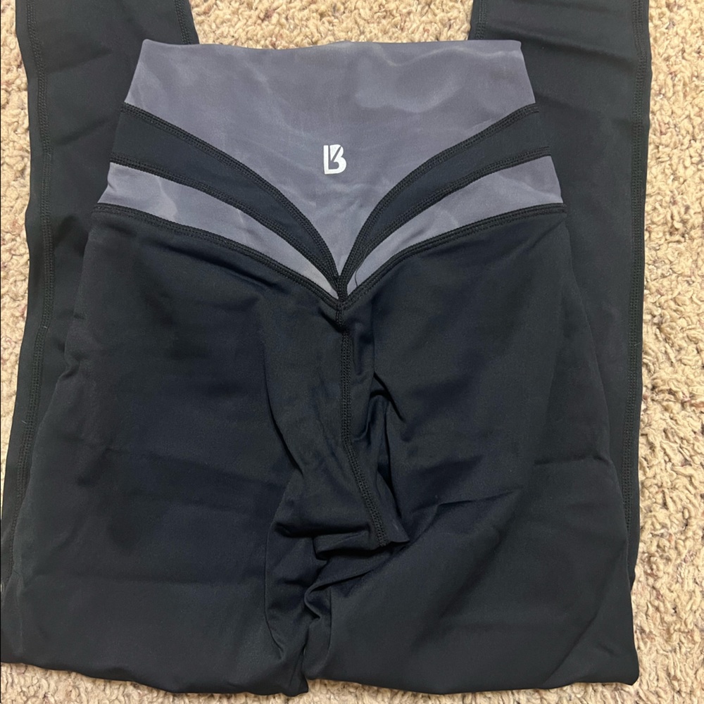 *** NWOT - Buffbunny Meta leggings - Onyx Black - size xs ***